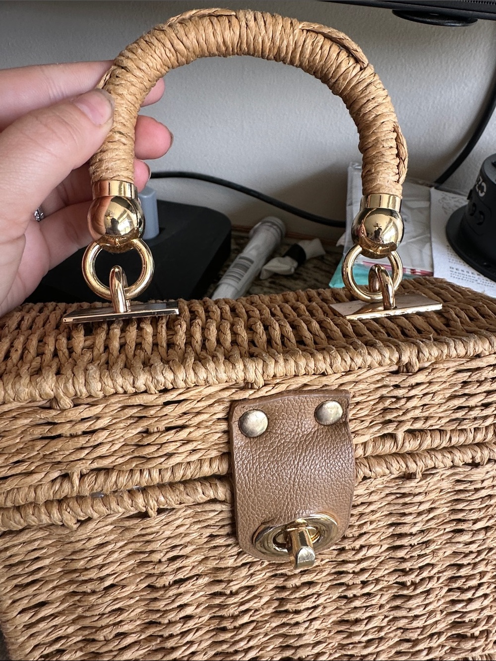 Stylish Tan Wicker Woven Bag - Picture 4 of 5